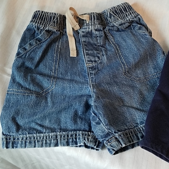 24 month shorts - Picture 2 of 4